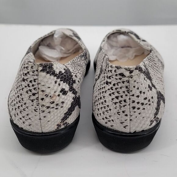 Salvatore Ferragamo Boutique Size 7 Flats Snakeskin Embossed Almond Toe Slip On - Picture 5 of 8